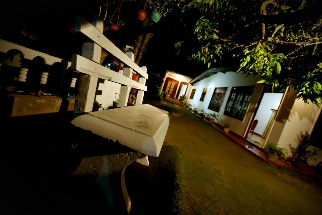 Travellers Home Kandy Exterior photo